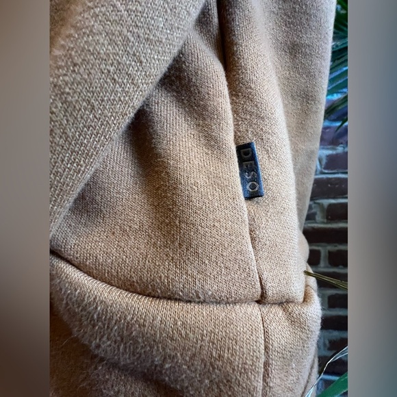 Made in USA! Deso Camel Pull Over - Picture 5 of 6